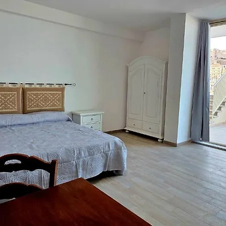 Resident Albachiara, Your Oasis In كاستيلساردو