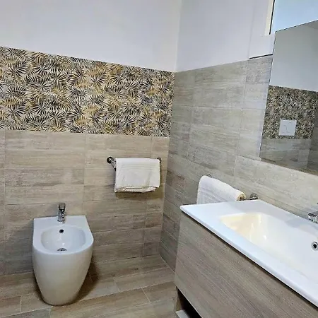 بيت للعطل Resident Albachiara, Your Oasis In كاستيلساردو